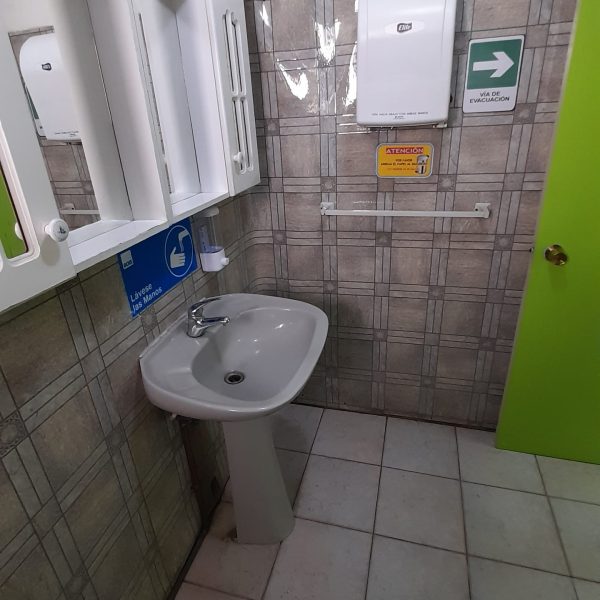 Baño de personal 2